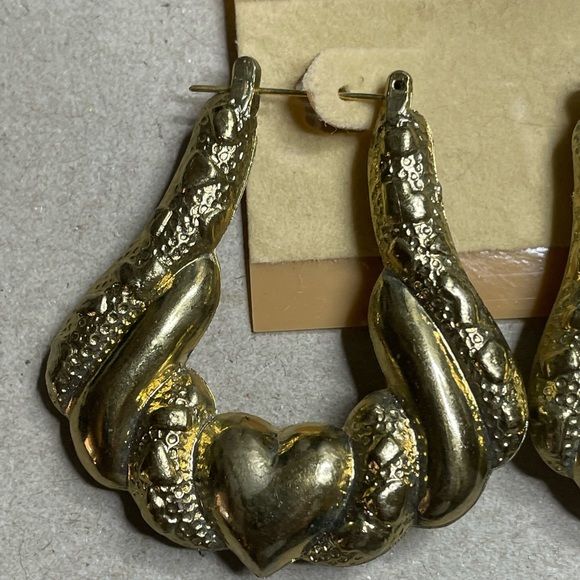 14k Gold Filled Pin Latch Large Hollow Heart Pierced Dangle Earrings Gold Tone. - Picture 2 of 6